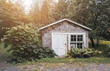 Haus am Waldrand / Gartenhütte in Bayern