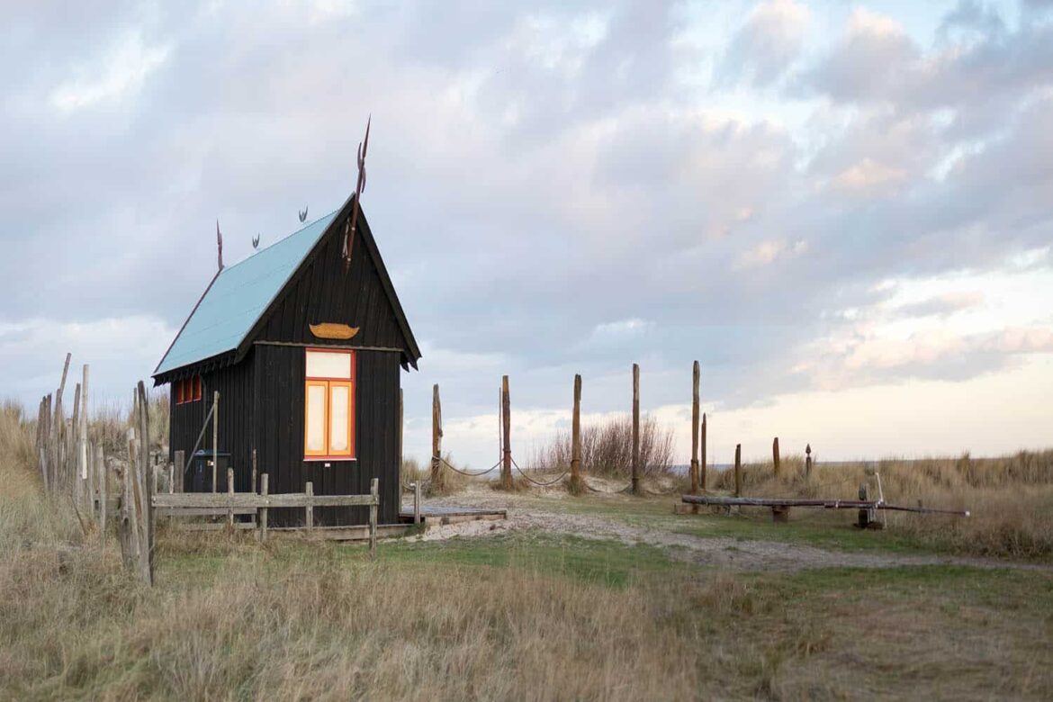 Minihaus auf einer Düne an der Nordsee