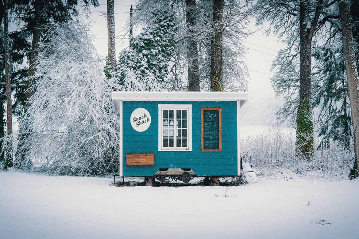 Tiny House Anhänger im Schnee