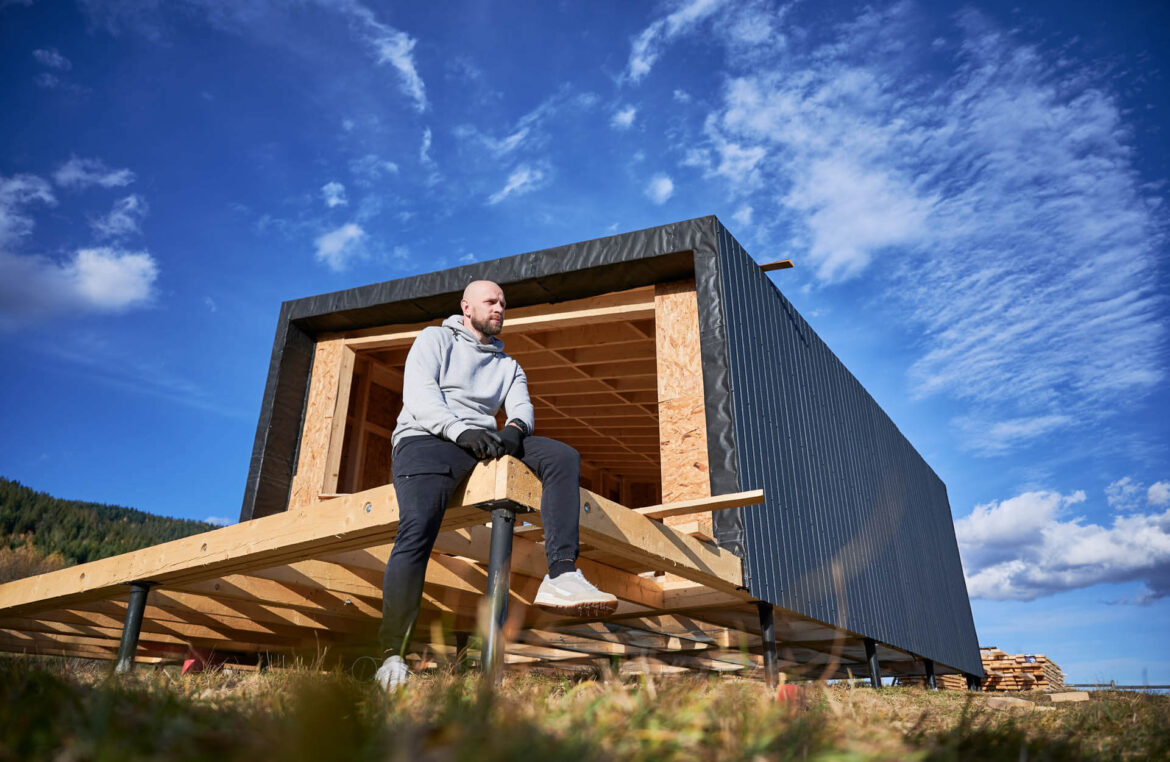 Anbieter, der die Qualität des Holzrahmens eines Tiny House prüft
