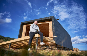 Anbieter, der die Qualität des Holzrahmens eines Tiny House prüft